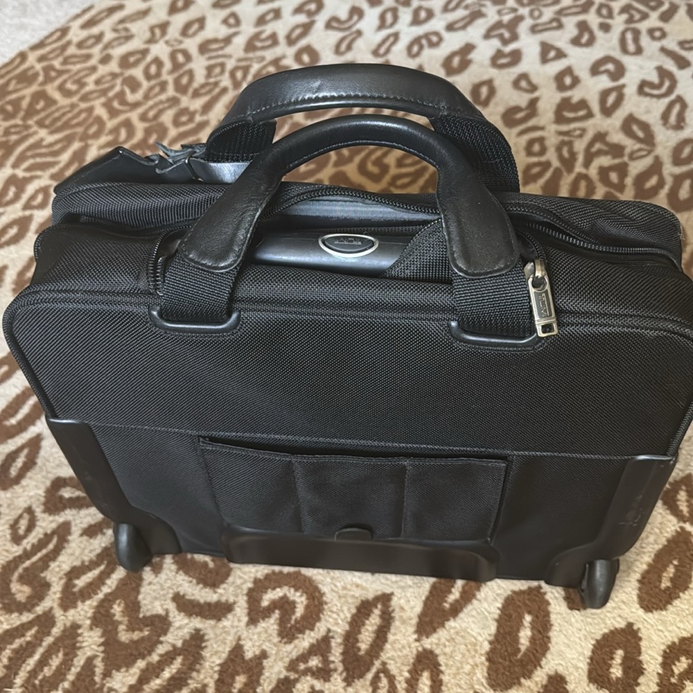 Tumi Messenger lap top Roller Bag Black canvas Travel work multiple pockets - Picture 2 of 10